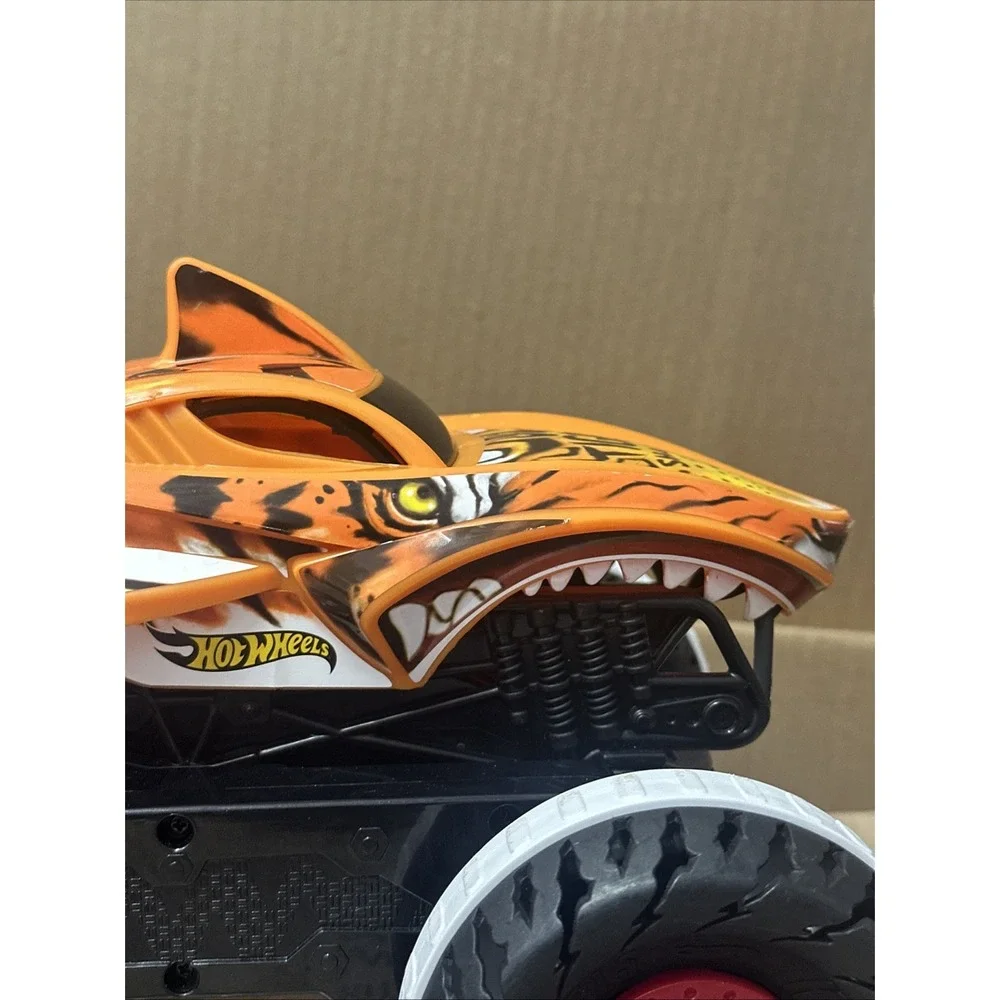 Hot Wheels Tiger Shark Remote Control Car w/ Controller, Orange&Black (untested)